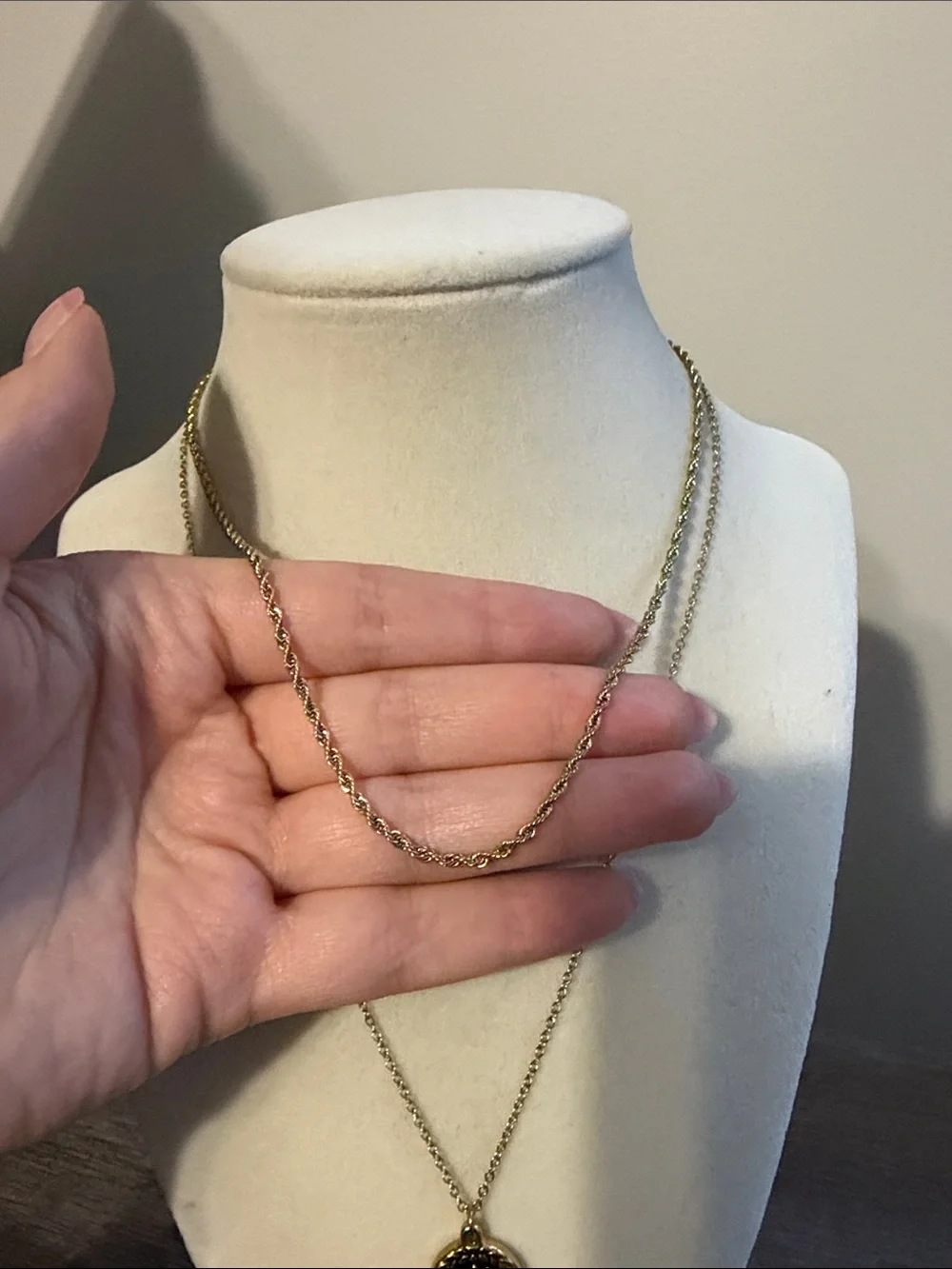 Layered Rope Chain Necklace & Flower Pendant